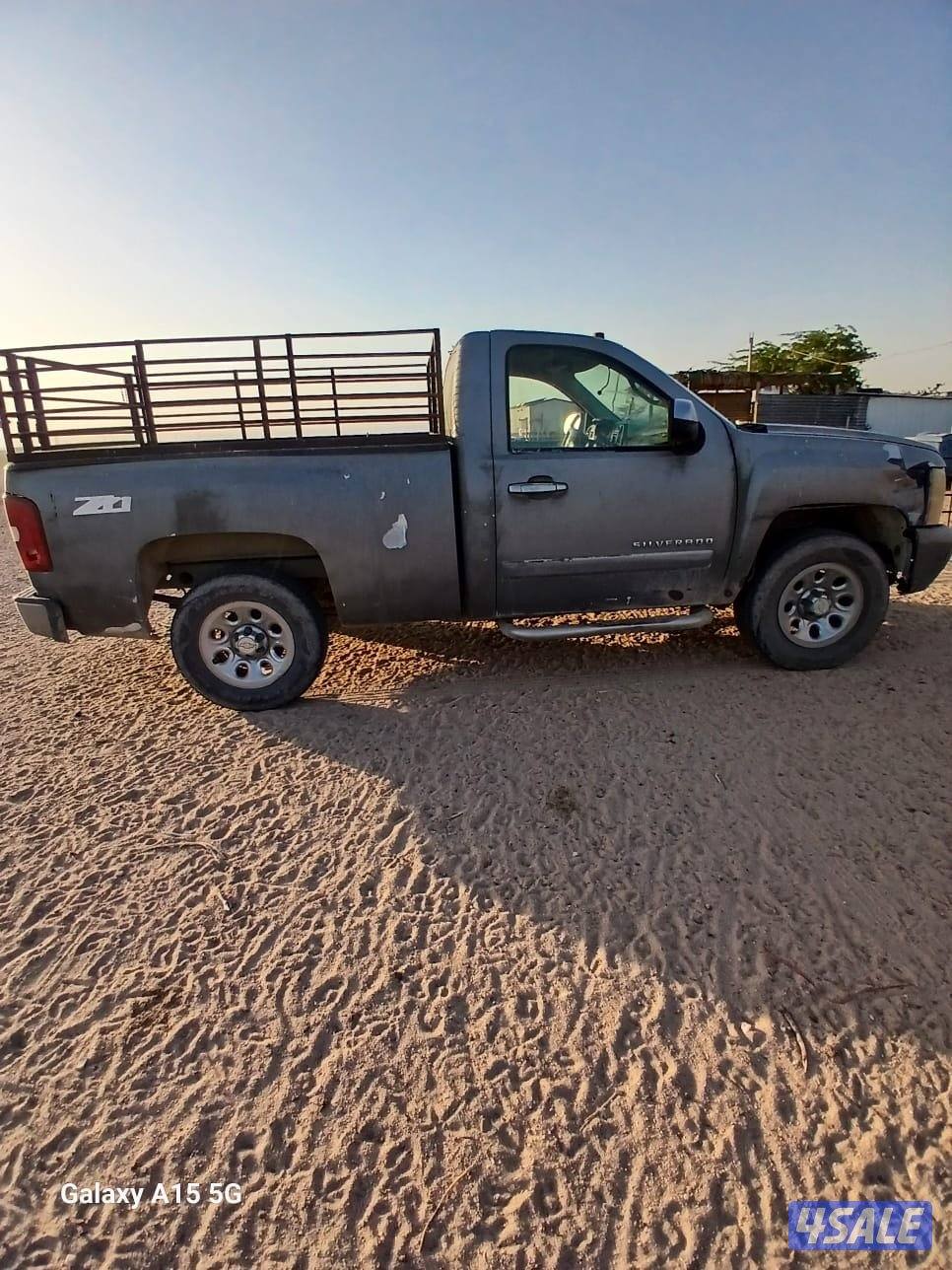 للبيع وانيت سلفرادو موديل 2007 سيارة عزبة على السوم البيع سكراب1