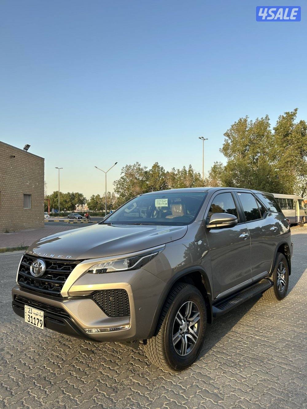 للبيع فورتنر اصفاار 2025 المالك الاول2