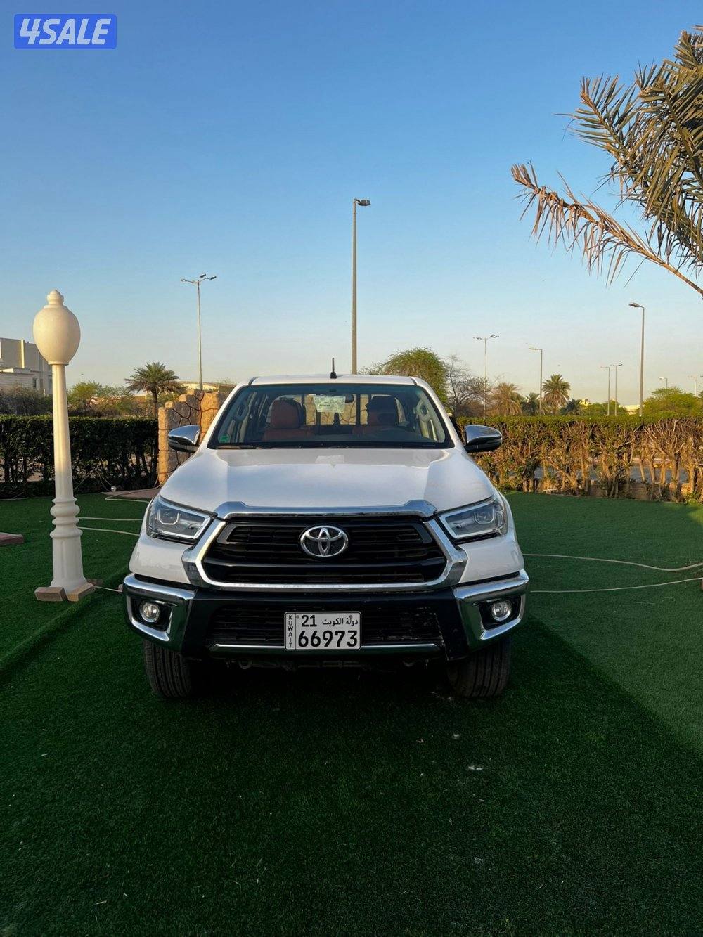 للبيع وانيت هايلكس4