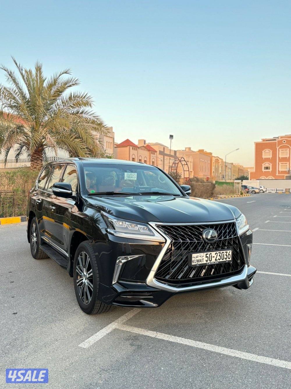 جيب لكزس الساير0