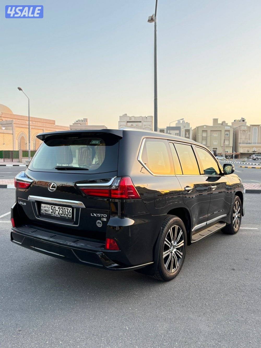 جيب لكزس الساير4