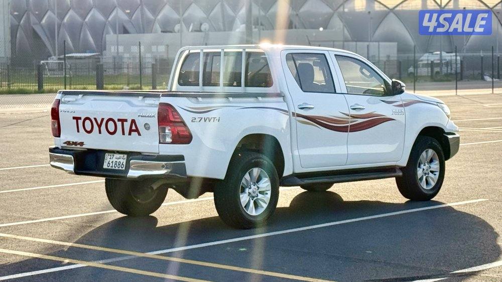 للبيع هايلكس ٢٠٢٠ دبل قير تماتيك عداد ٥٨ الف بس4