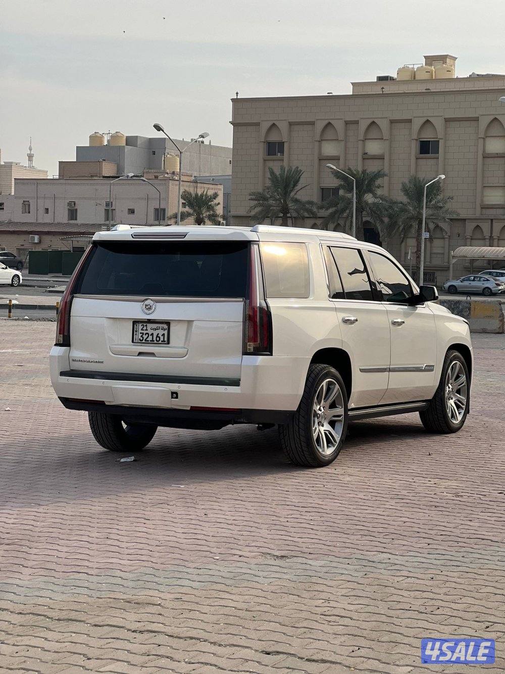 للبيع كاديلاك إسكاليد موديل 20151