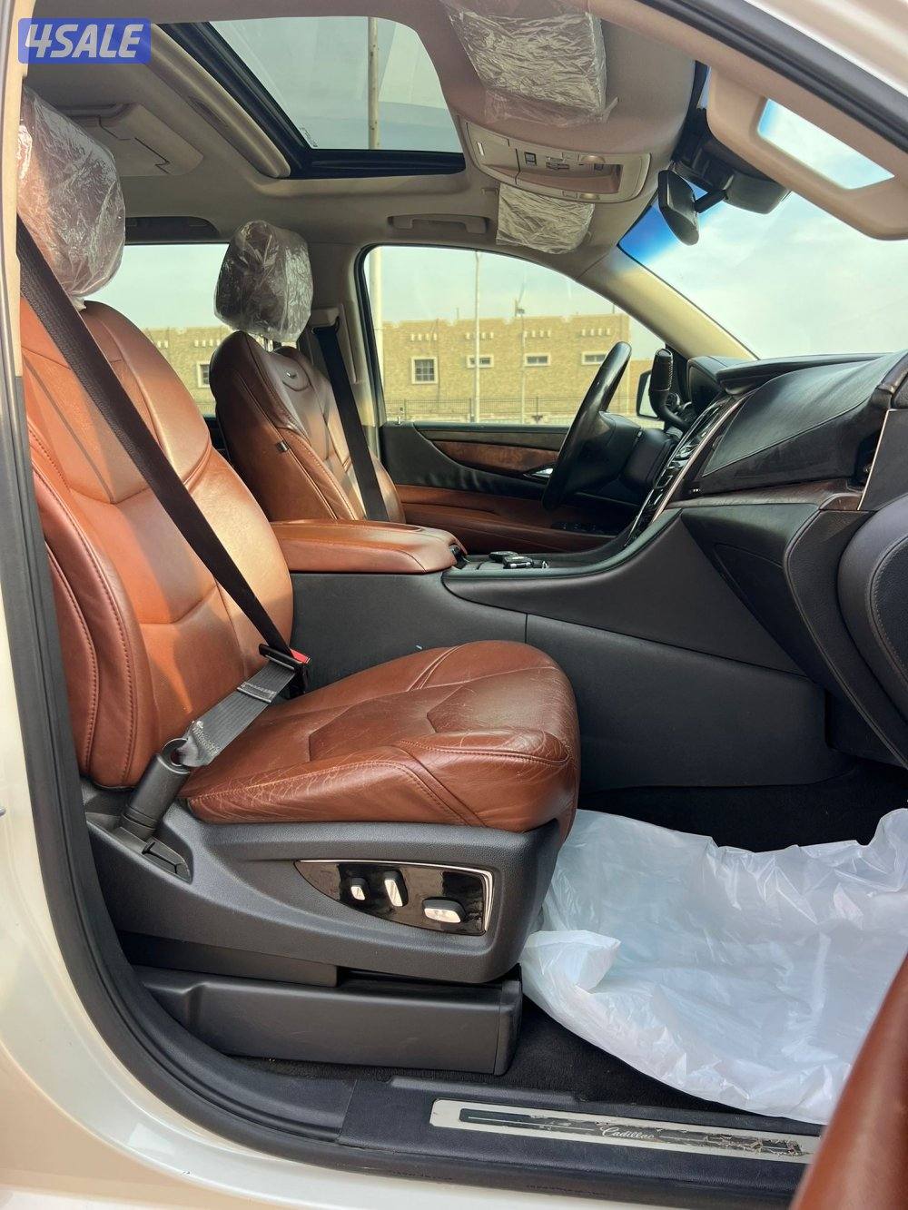 للبيع كاديلاك إسكاليد موديل 20156