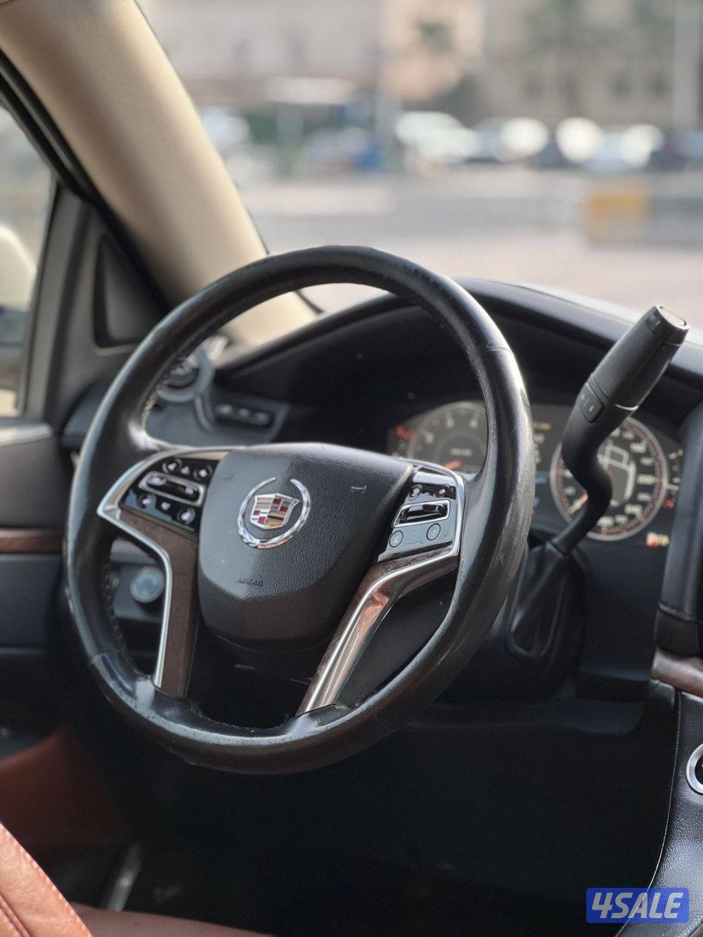 للبيع كاديلاك إسكاليد موديل 20158