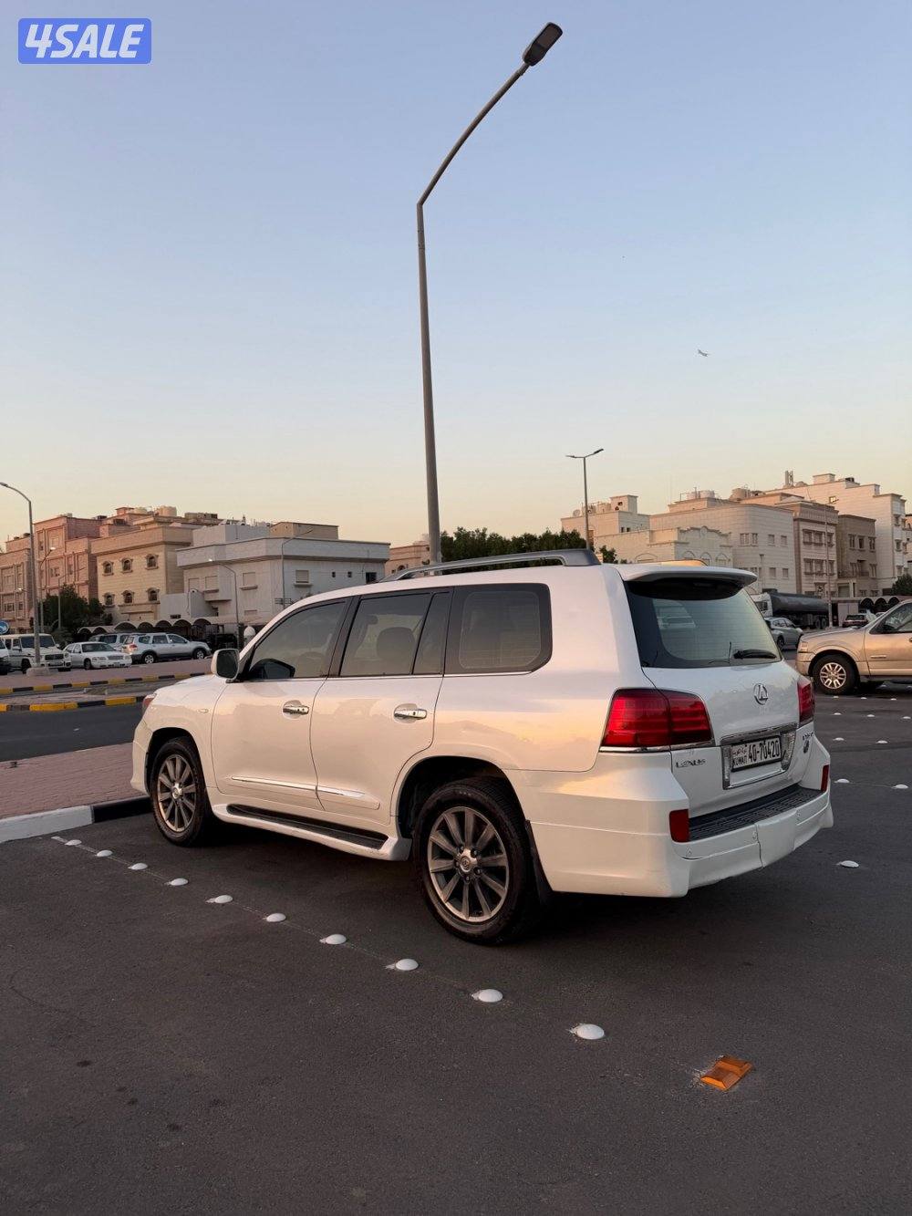 للبيع لكزس 20101