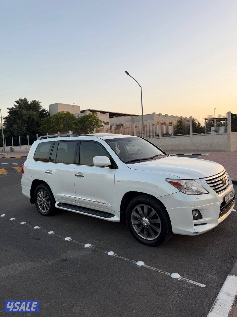 للبيع لكزس 20104