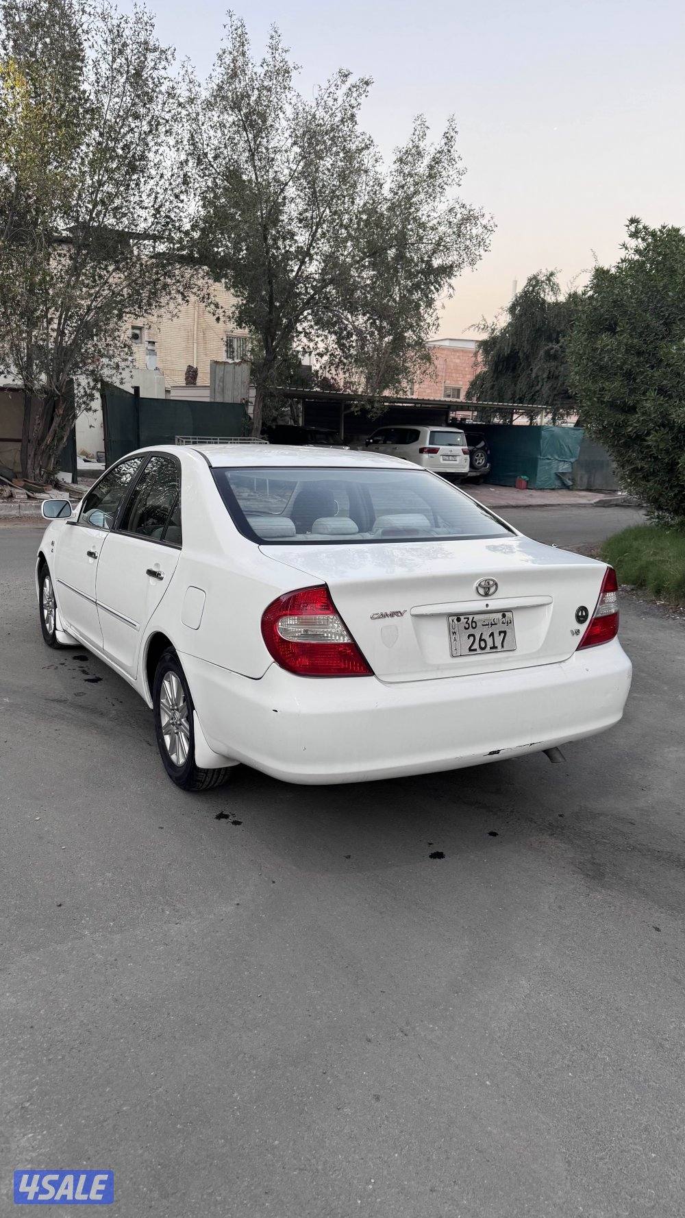 للبيع كامري 2004 ( v6 )3