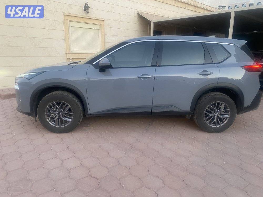 جيب اكس تريل0