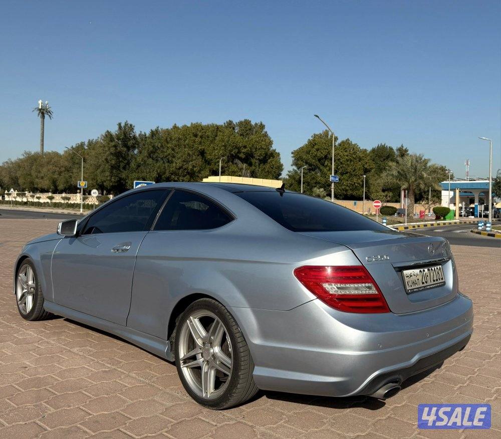 بحالة ممتازة جدا مرسيدس C250 كوبيه موديل 2013 ماشي 150 الف شرط فحص2