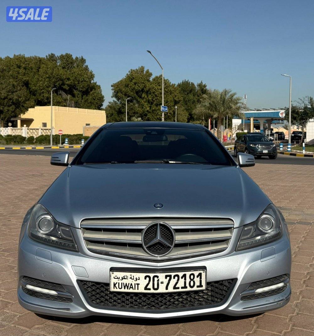 بحالة ممتازة جدا مرسيدس C250 كوبيه موديل 2013 ماشي 150 الف شرط فحص6