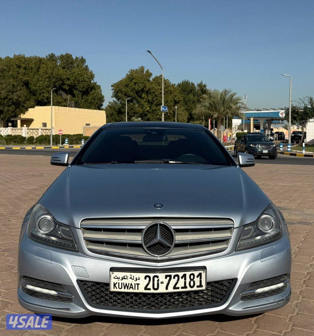 بحالة ممتازة جدا مرسيدس C250 كوبيه موديل 2013 ماشي 150 الف شرط فحص11
