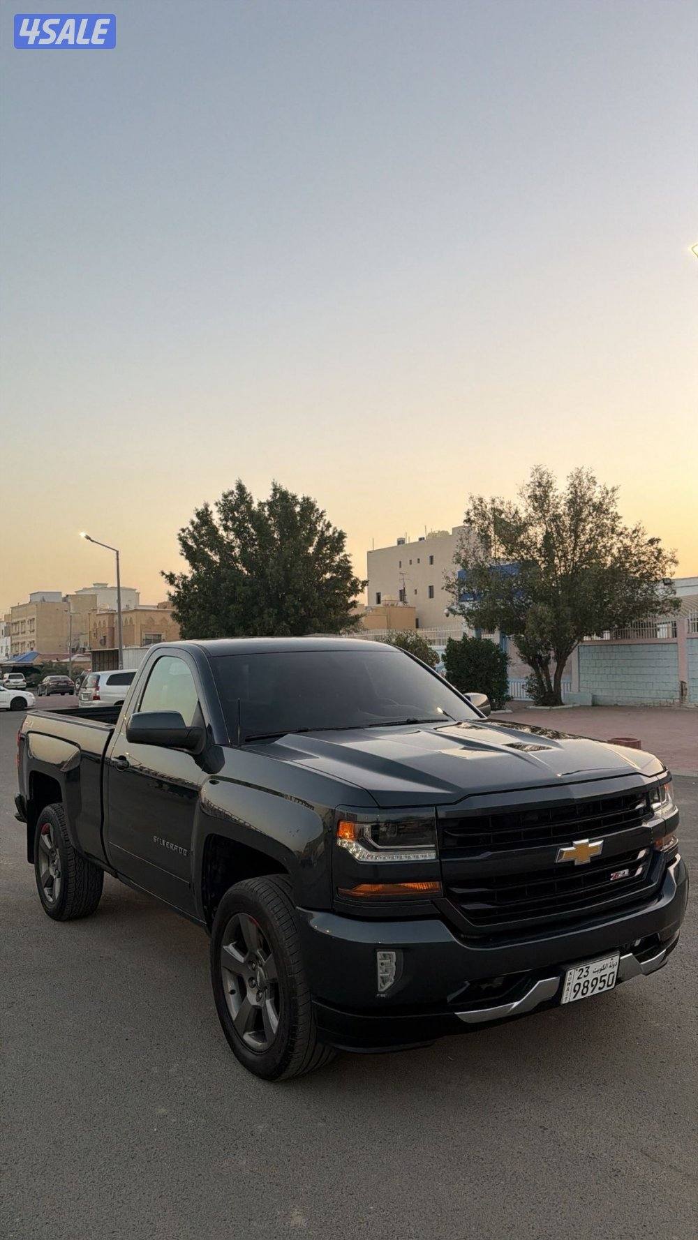 اللبيع سلفرادو z71 دبل قير صبغ الوكاله موديل ٢٠١٨ ماشي ١٥٧6