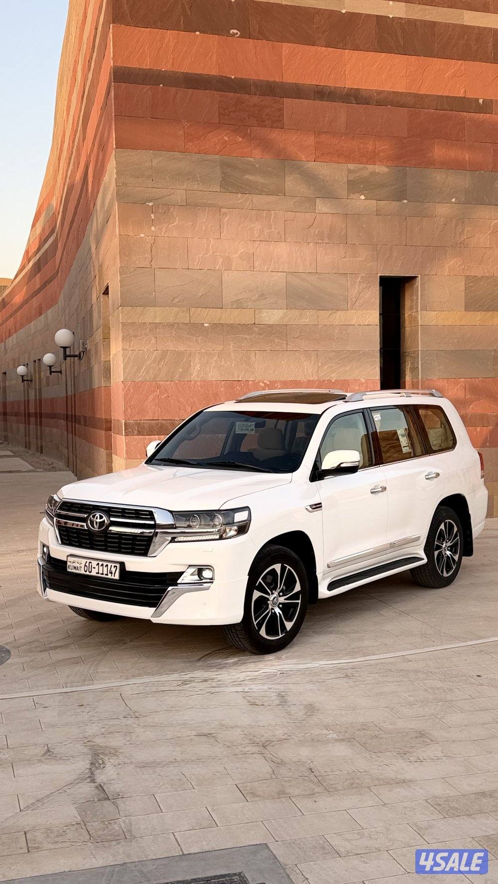 لاند قراند تورينق موديل 2021 عداد 127 صبغ الوكاله3