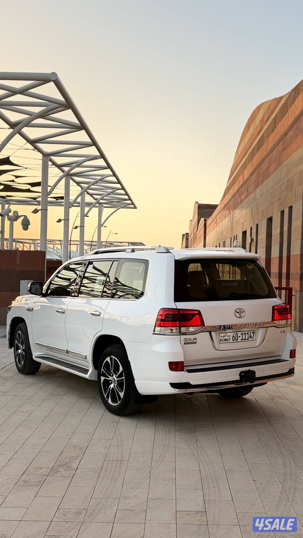 لاند قراند تورينق موديل 2021 عداد 127 صبغ الوكاله4