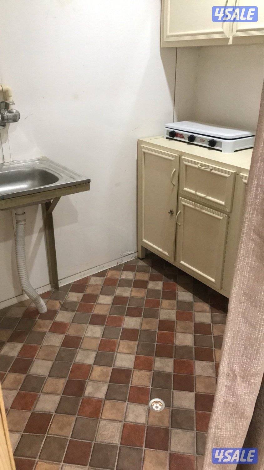 للبيع شاليه ثابت  ٦ في ٤ مقسم غرفه دورة مياه ومطبخ تحضري0