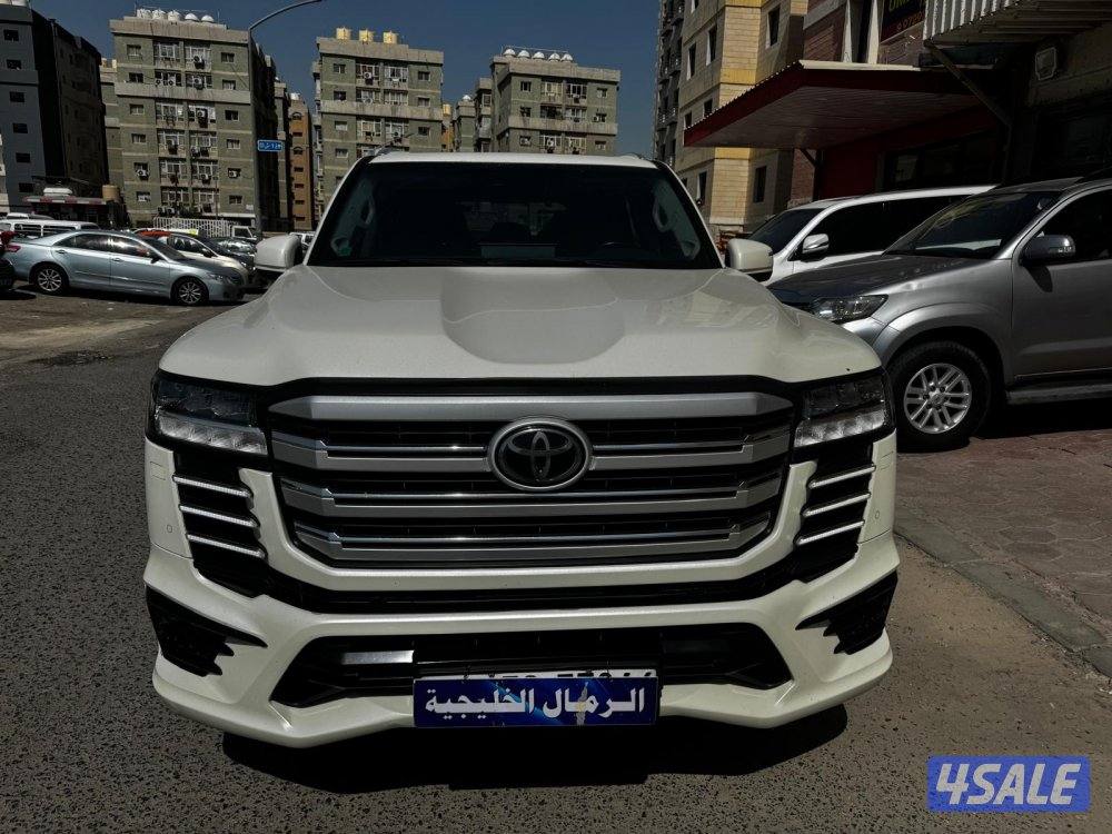 لاندكروزر ايرو اس توتيربو 2023 gxr0