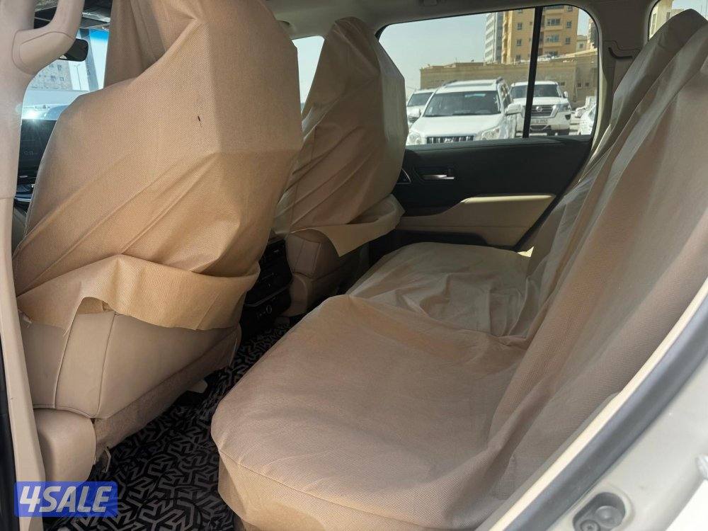 لاندكروزر ايرو اس توتيربو 2023 gxr7