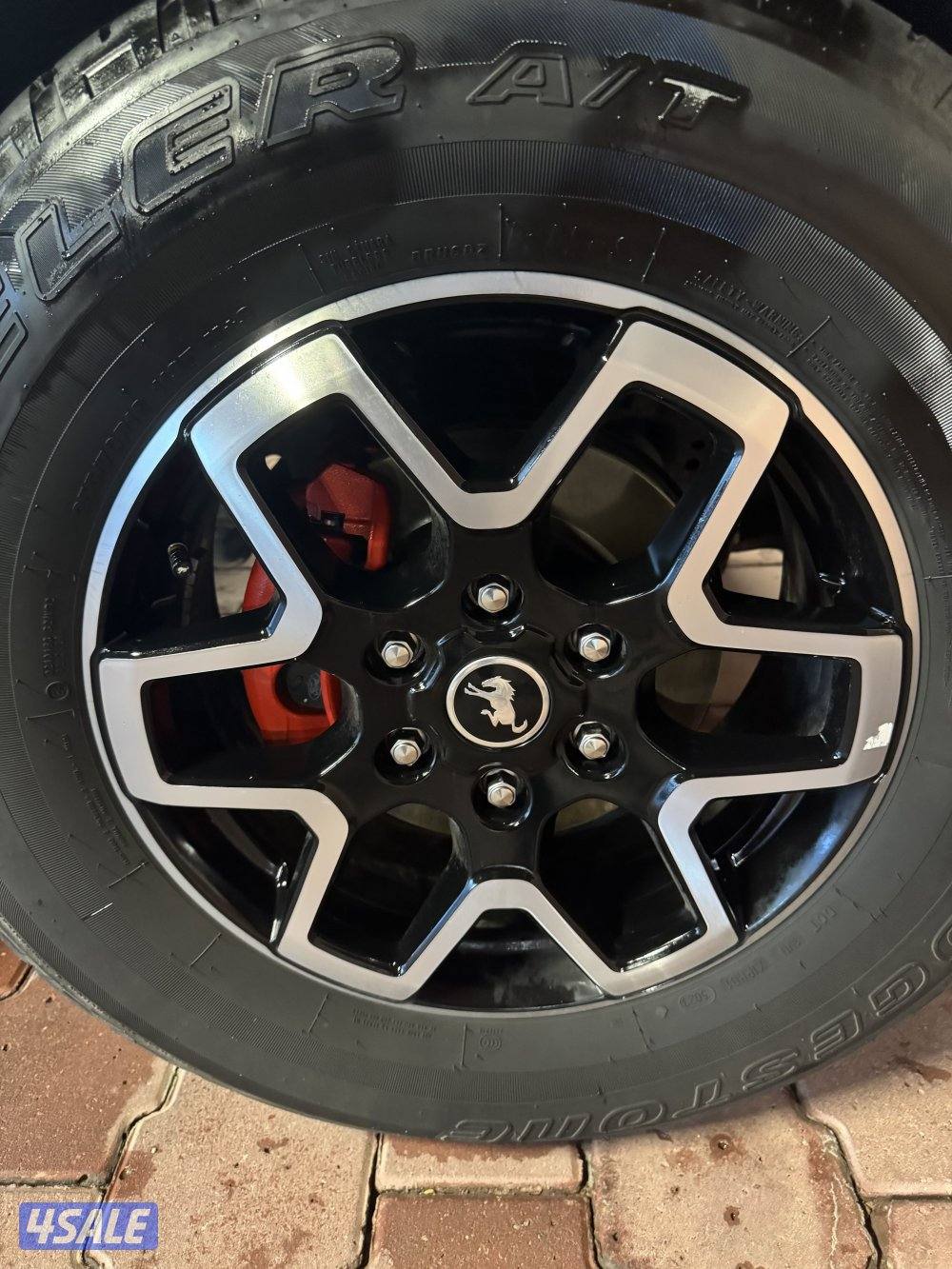 للبيع  طقم كامل رنغات فورد برونكو اوتر بانك 2024 وكاله  عدد رنغات خمسه0