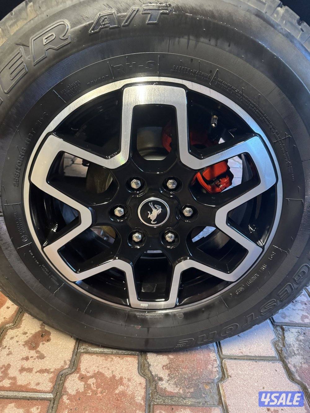 للبيع  طقم كامل رنغات فورد برونكو اوتر بانك 2024 وكاله  عدد رنغات خمسه1