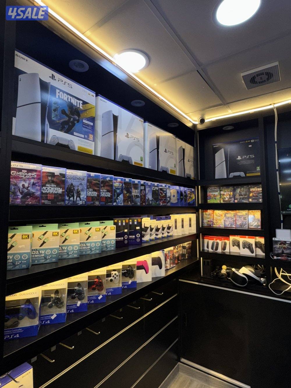 متوفر لدينا جميع انواع البلايستيشن والاكستسوارات1