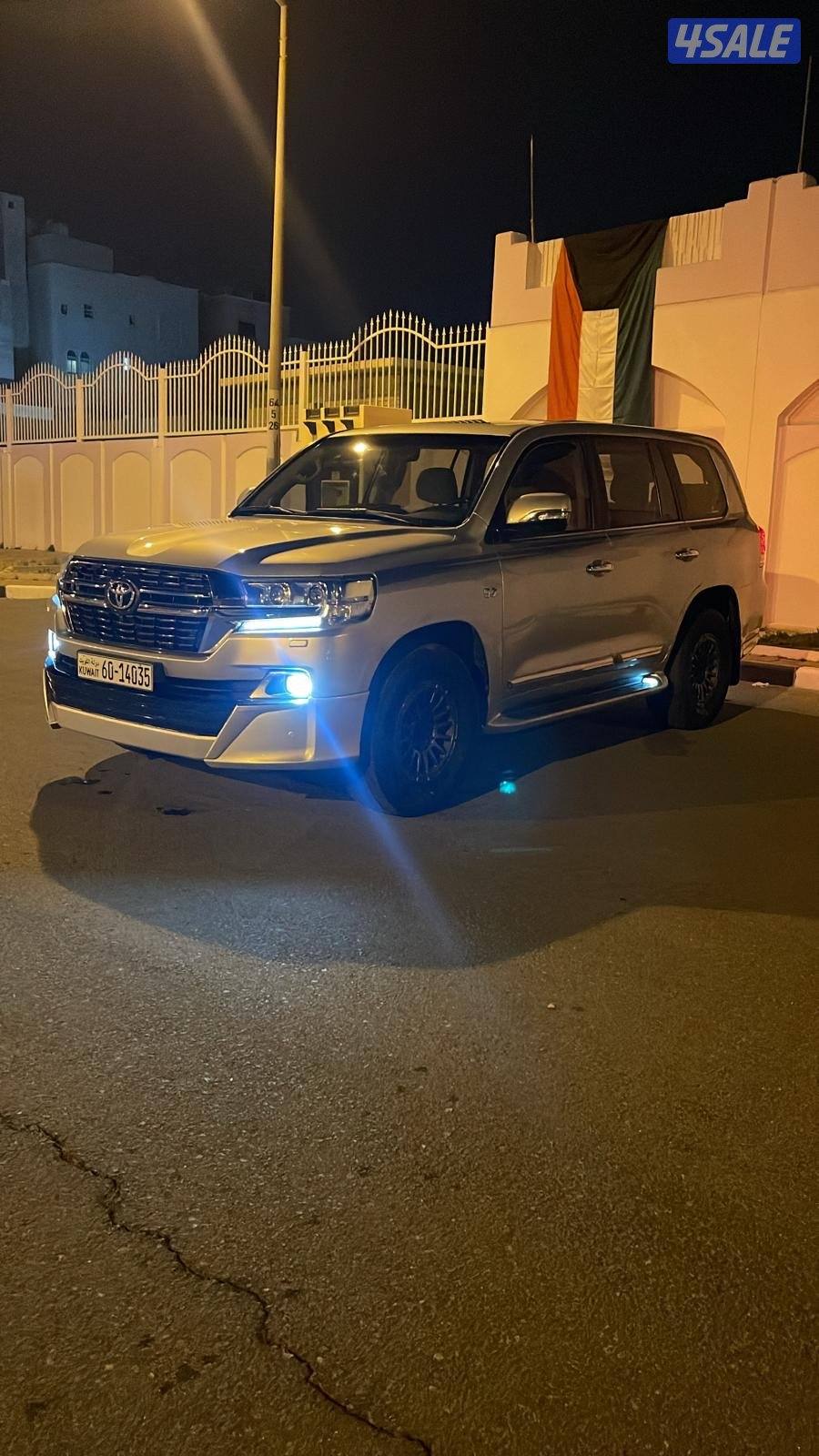 Vx.r 5,7 لاند كروز فكسار0