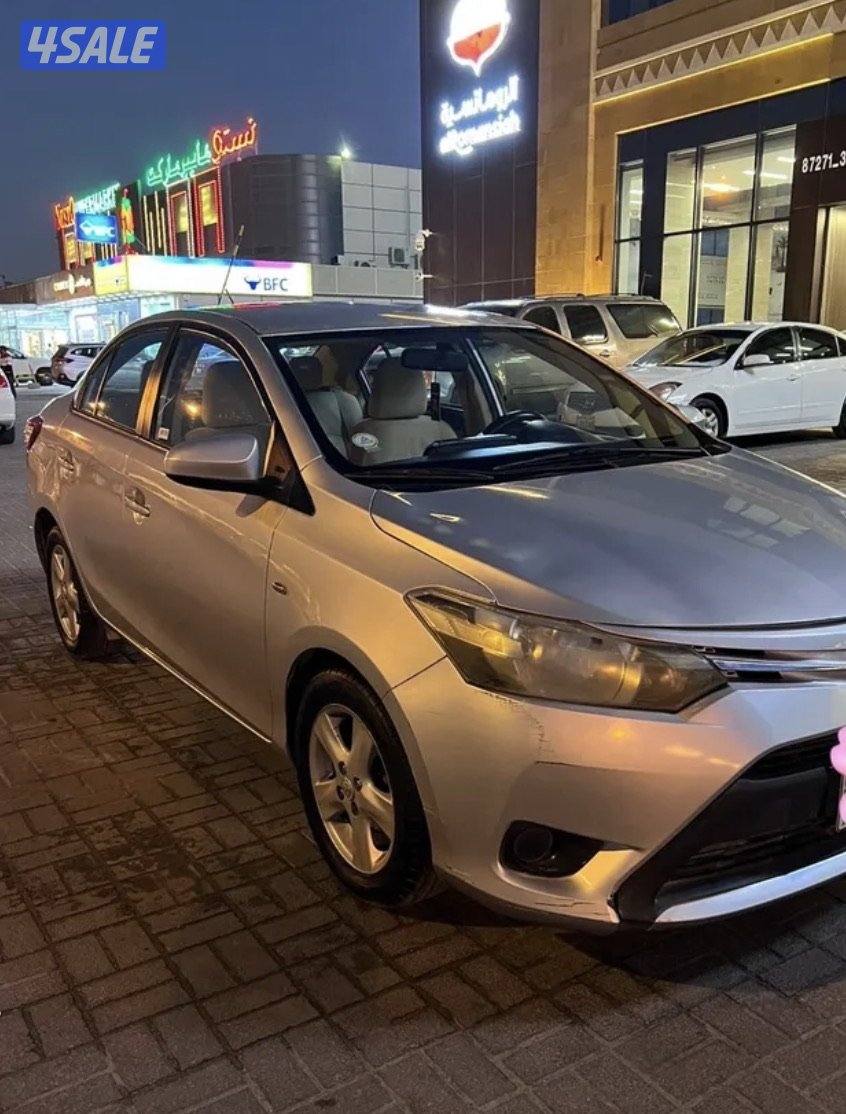 شاب على استعداد لتوصيل طلباتكم وأي شي0