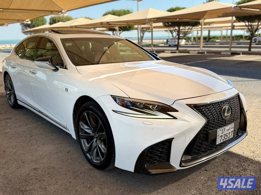 للبيع : لكزس LS500 موديل : 2020 عداد : 141 الف4