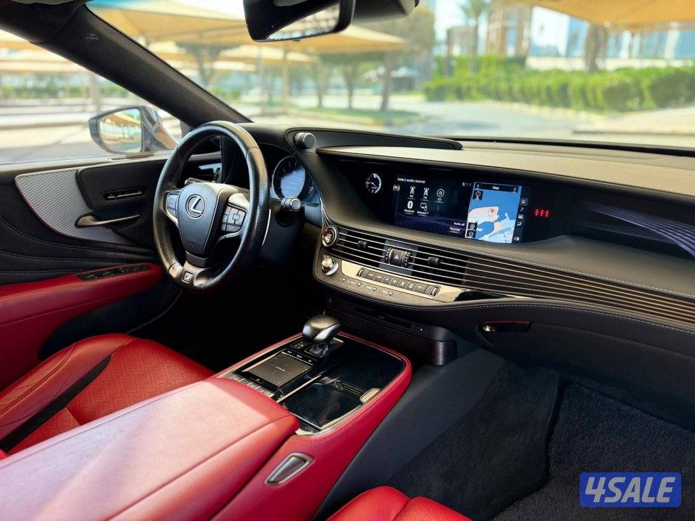 للبيع : لكزس LS500 موديل : 2020 عداد : 141 الف8