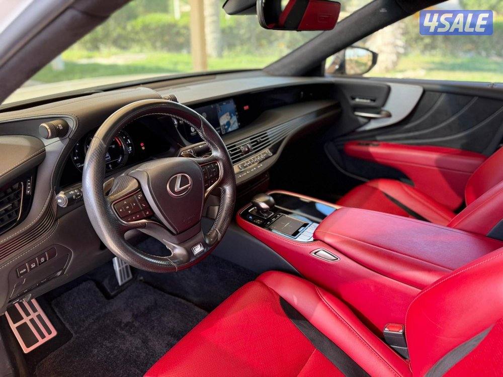 للبيع : لكزس LS500 موديل : 2020 عداد : 141 الف7