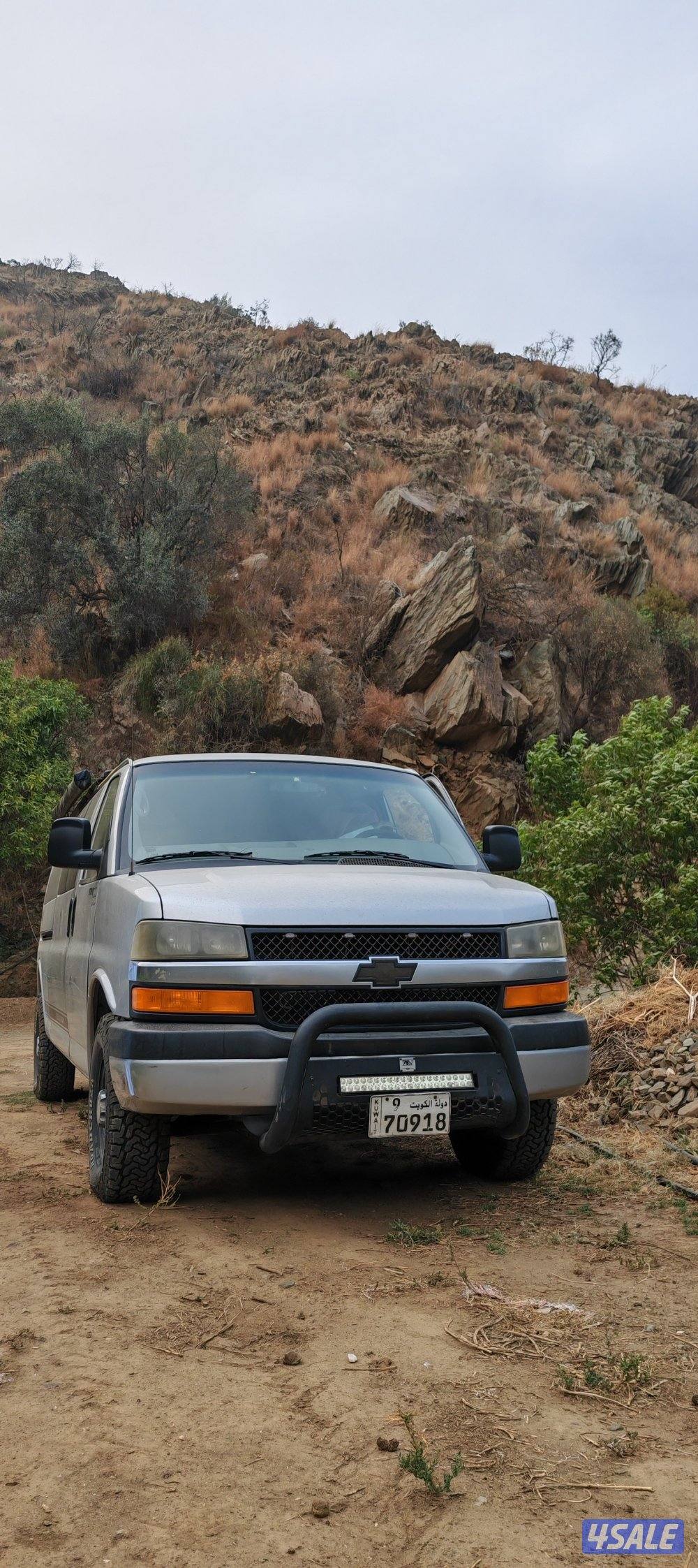 للبيع فان مجهز الرحلات موديل 2011 دبل قير ارضي1