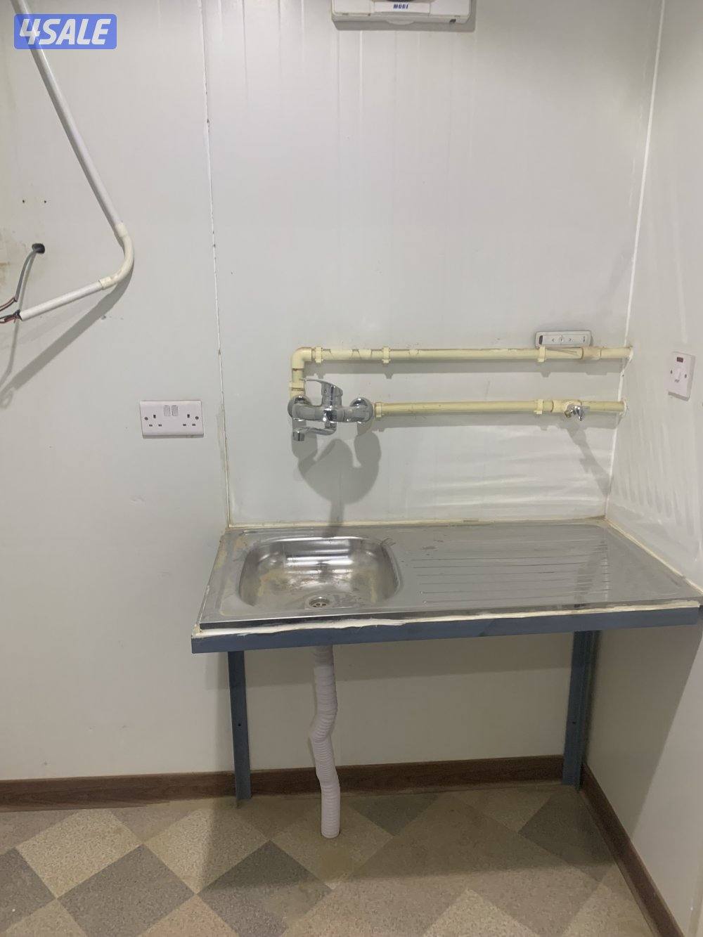 للبيع شاليه مقاس ستة في أربعة غرفة مطبخ دورة مياه2