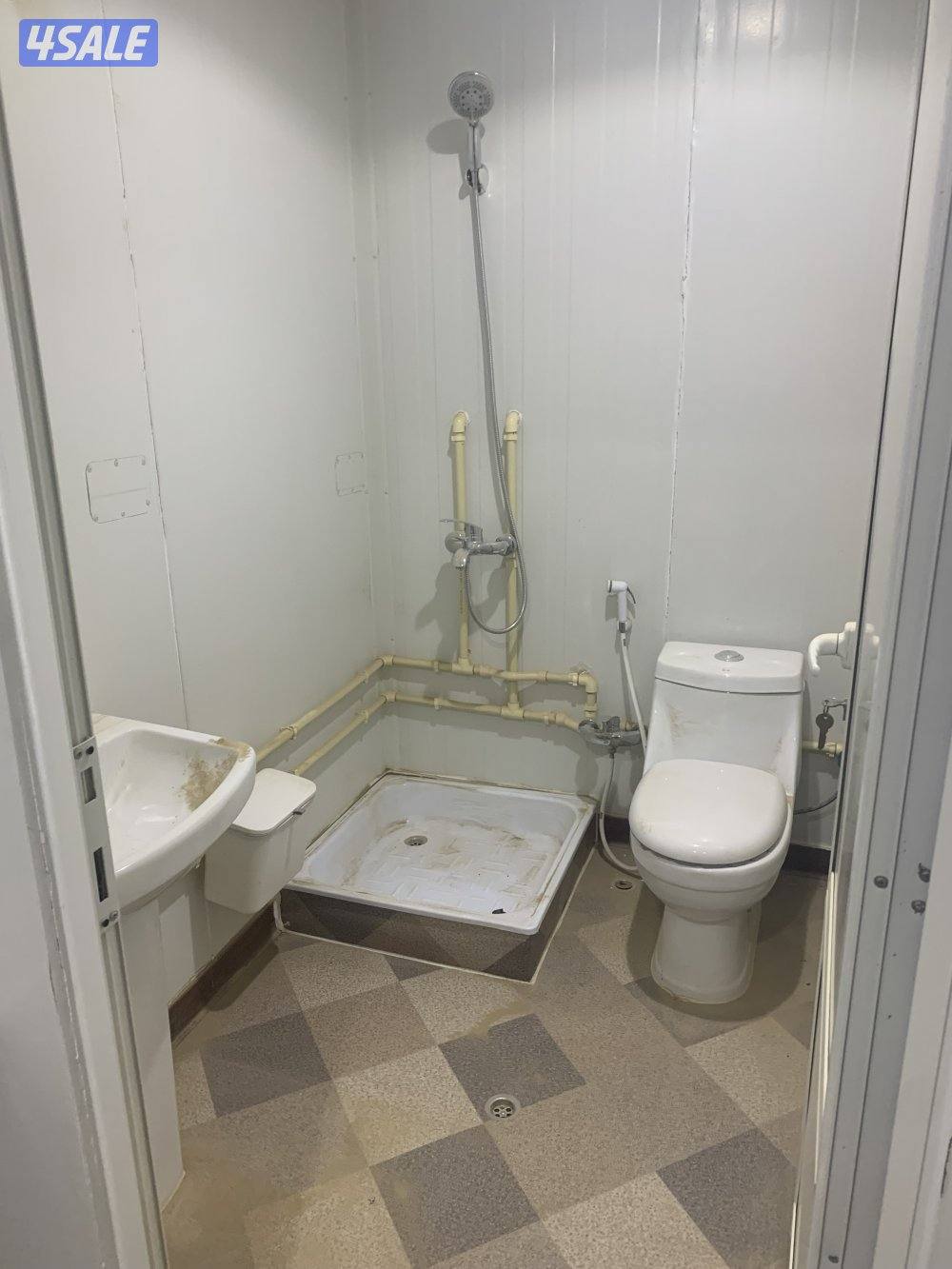 للبيع شاليه مقاس ستة في أربعة غرفة مطبخ دورة مياه3