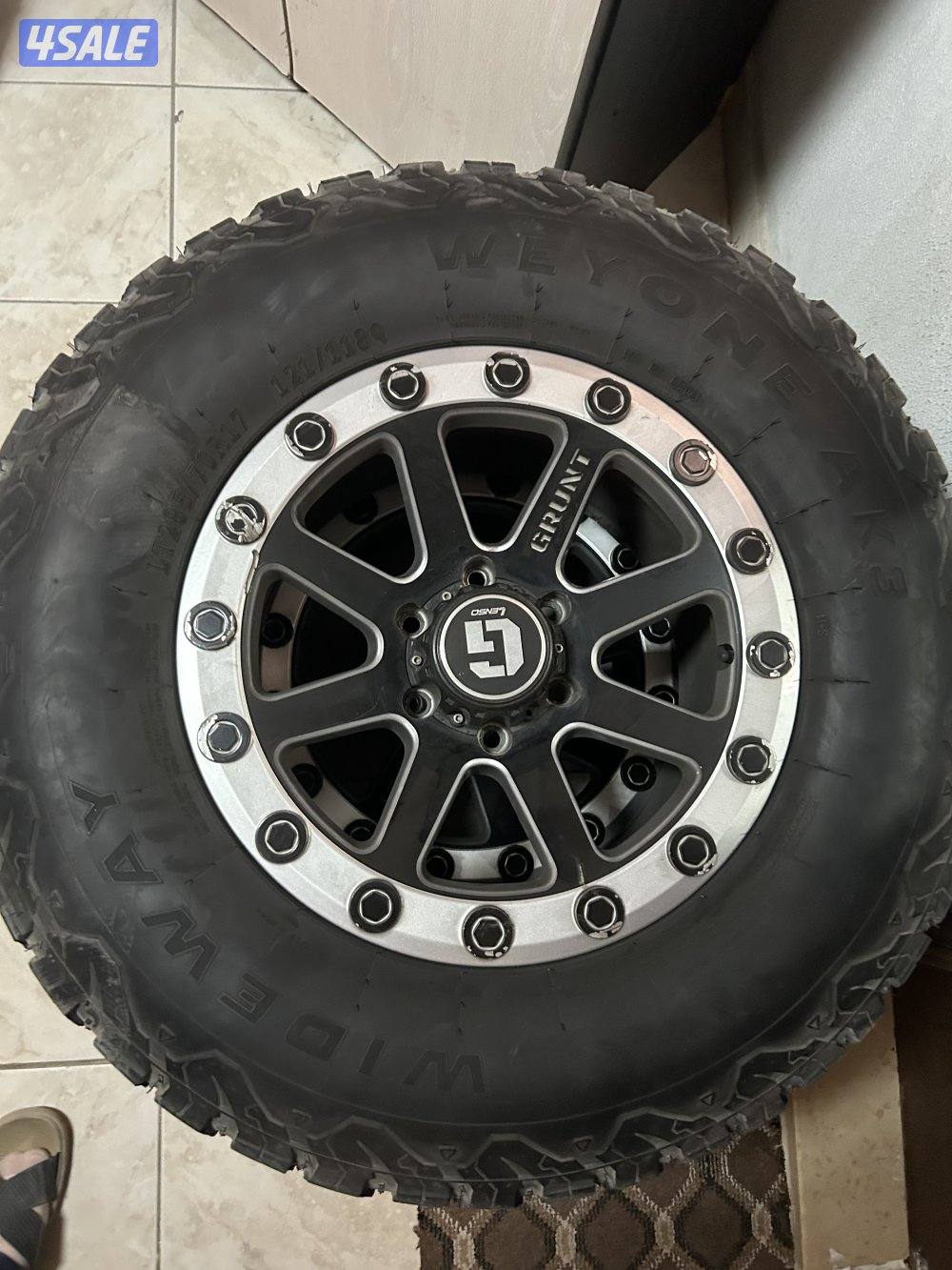 للبيع على سوم Ly285/70R17 / 121/118Q1