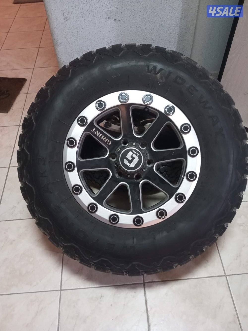 للبيع على سوم Ly285/70R17 / 121/118Q4