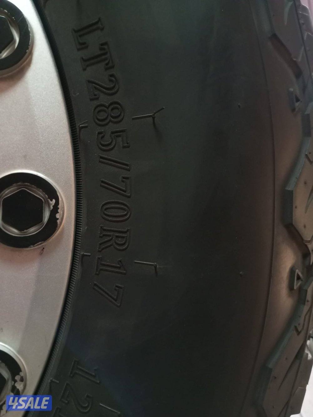 للبيع على سوم Ly285/70R17 / 121/118Q7