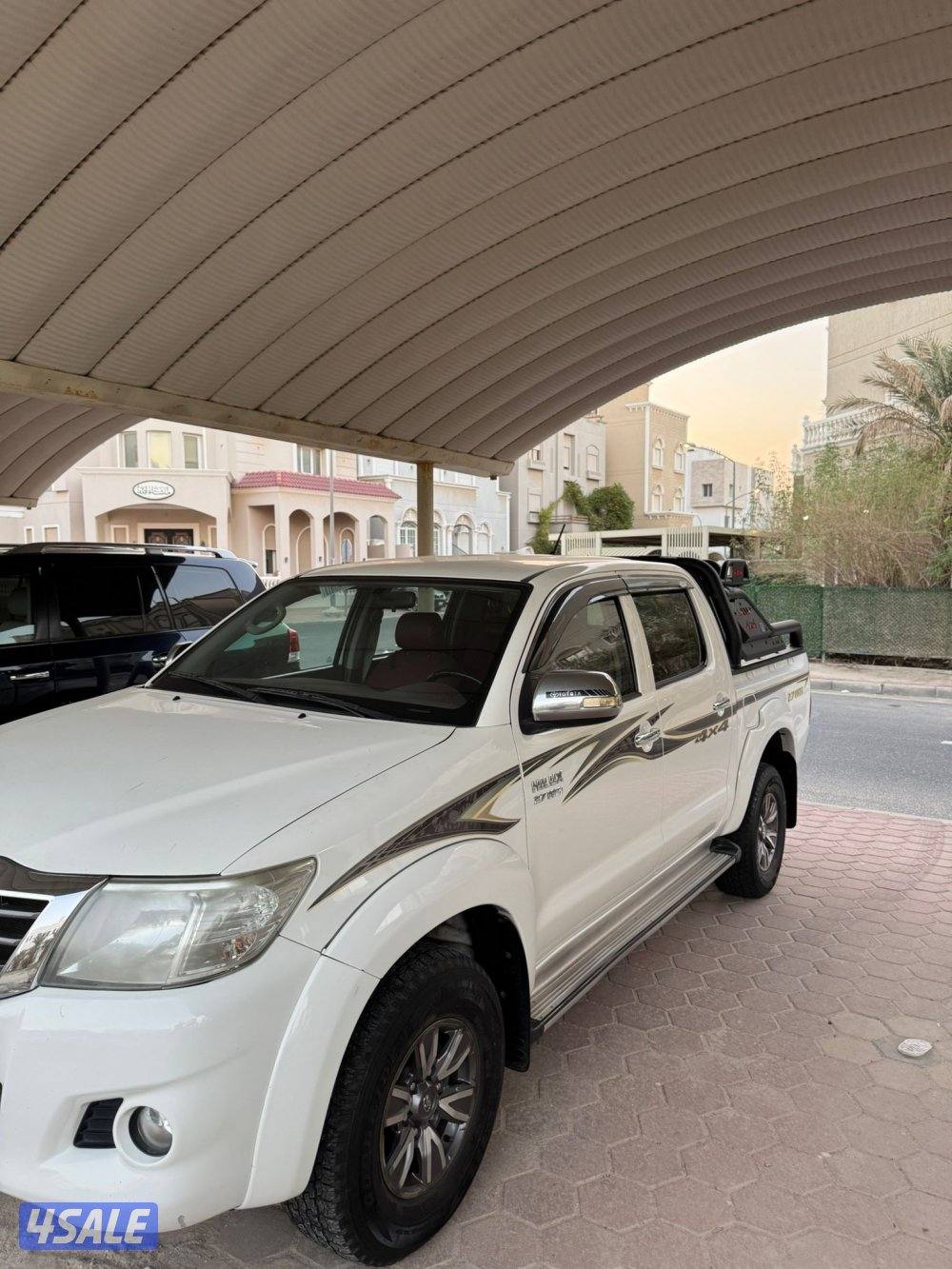 هايلكس دبل قير ٢٠١٥ ماشي ٢١٨0