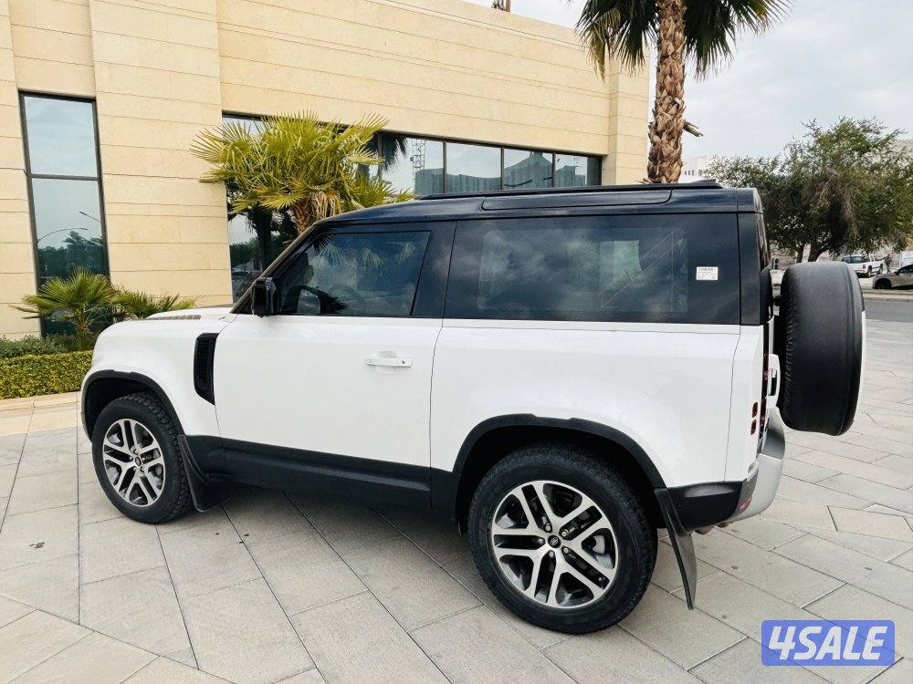LAND Rover Defender 90 P400 model 2021 V69