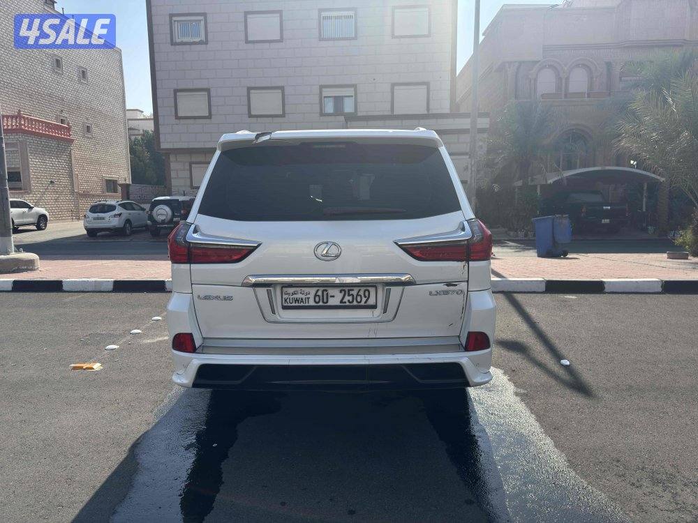 جيب لكزس LX570 موديل2017 شرط الفحص قير مكينه شاصي صبغ الوكاله ماشي2073