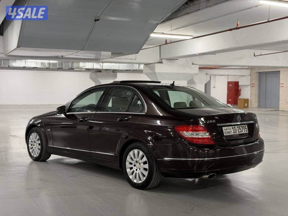 مرسيدس C 200 موديل 2011 عداد قليل 115 الف كم وارد الوكاله بحاله نادره2