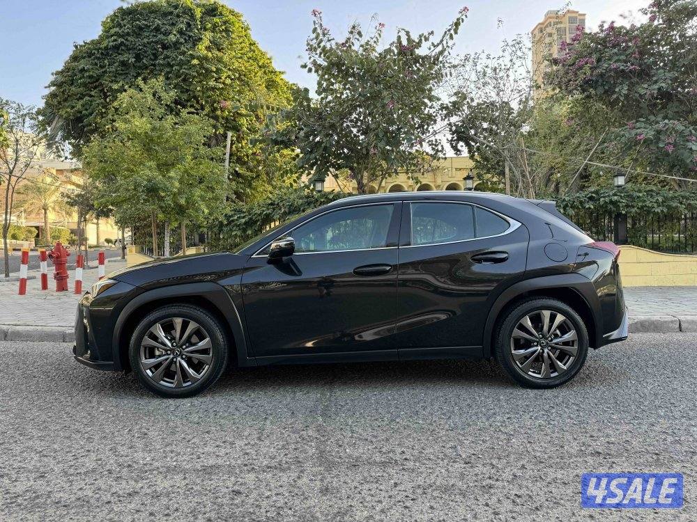 لكزس - UX300 موديل 2024 عداد 41 الدرجة الأولى الساير صبغ وكالة5