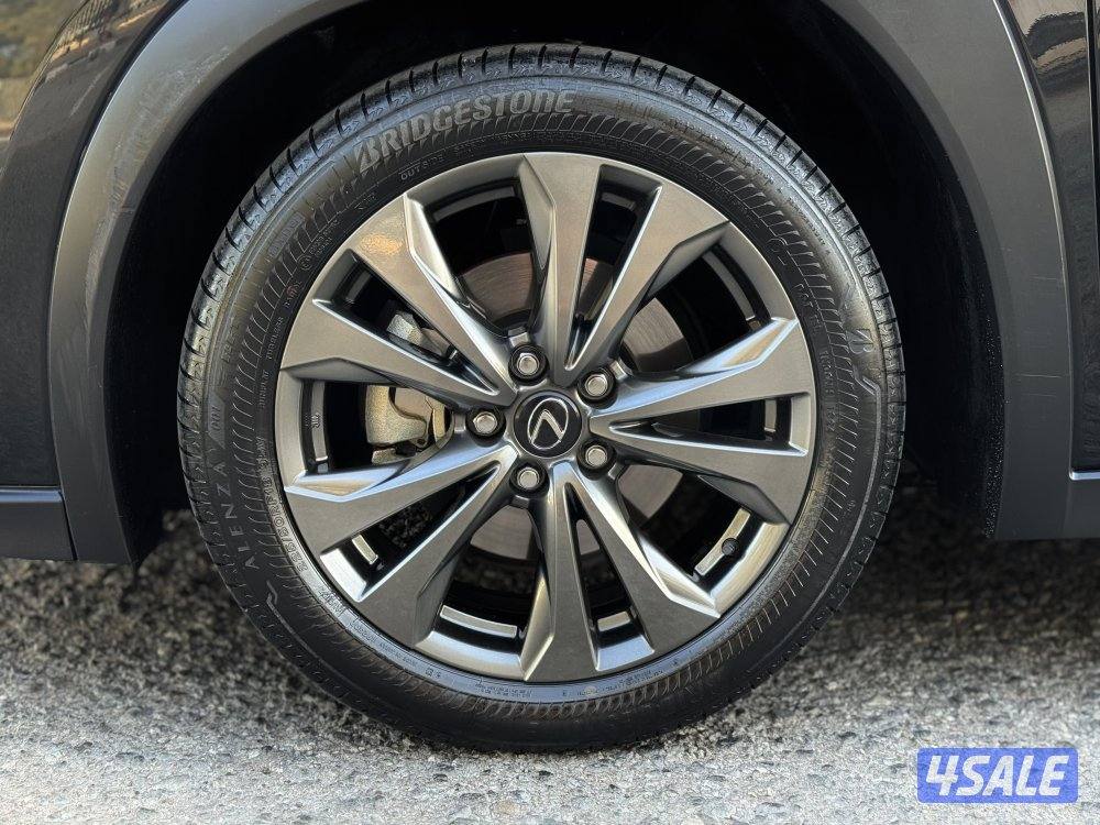 لكزس - UX300 موديل 2024 عداد 41 الدرجة الأولى الساير صبغ وكالة15