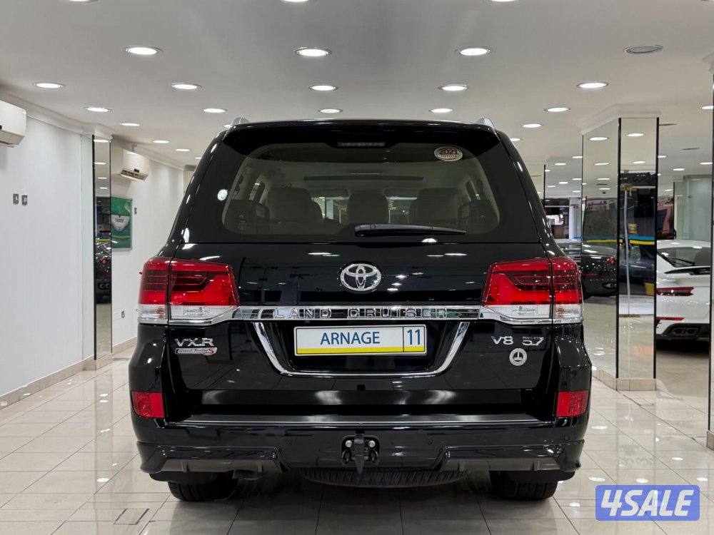 لاندكروزر VXR قراند تورنق S صبغ الوكالة 20214