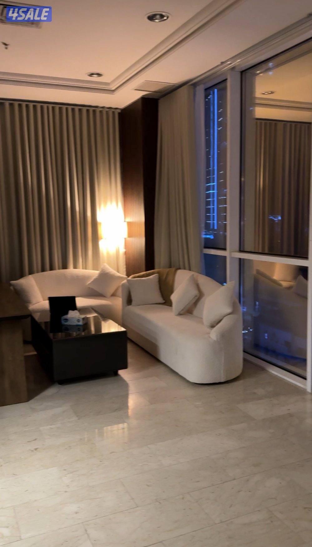 مكتب مؤثث للايجار في برج راقي2