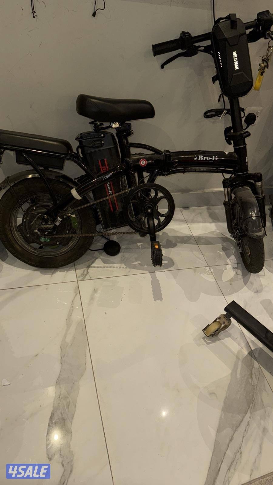 Electric bike very good condition comes with a bag and the charger1