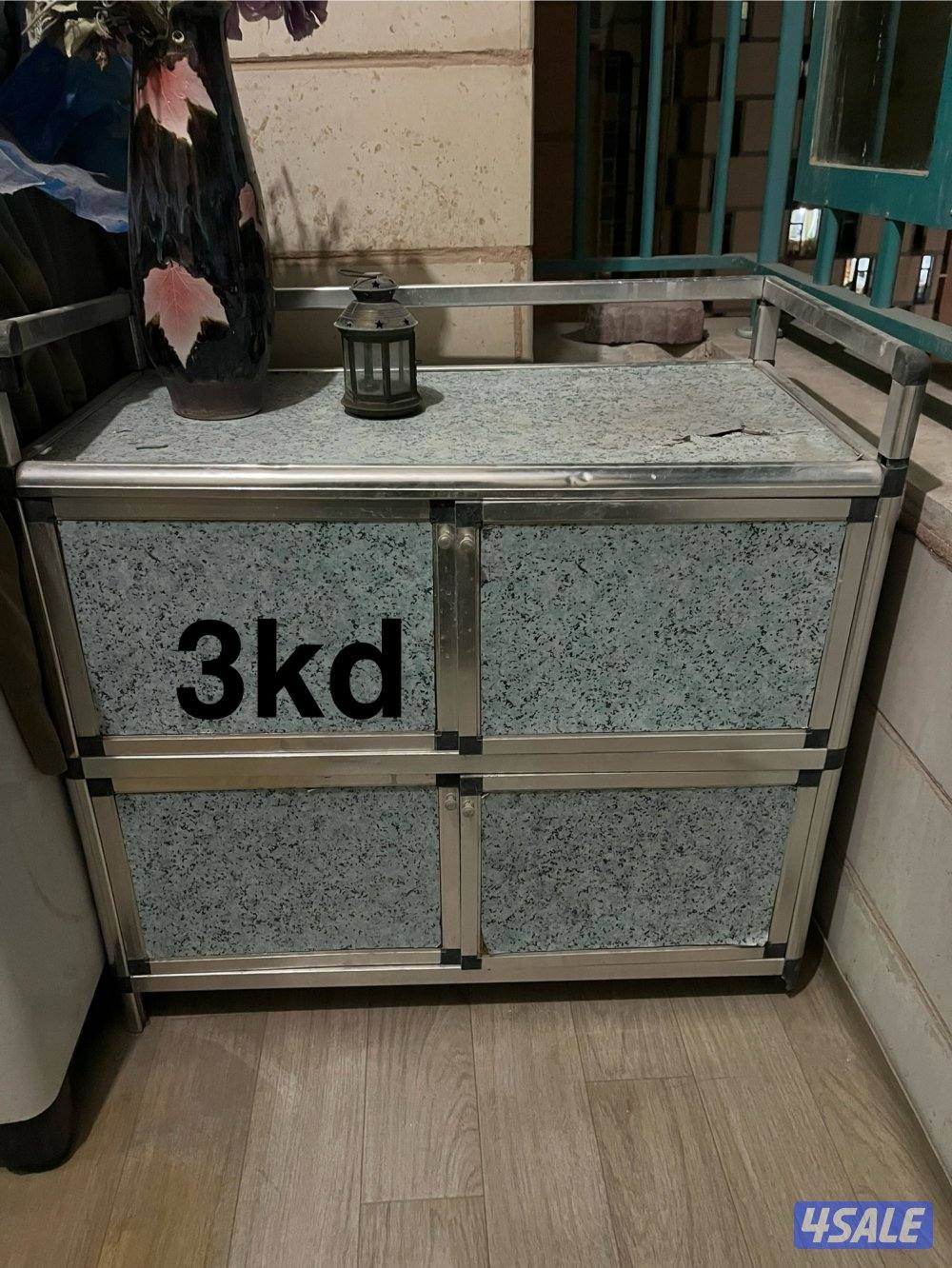 Kitchen cabinets and countertop0