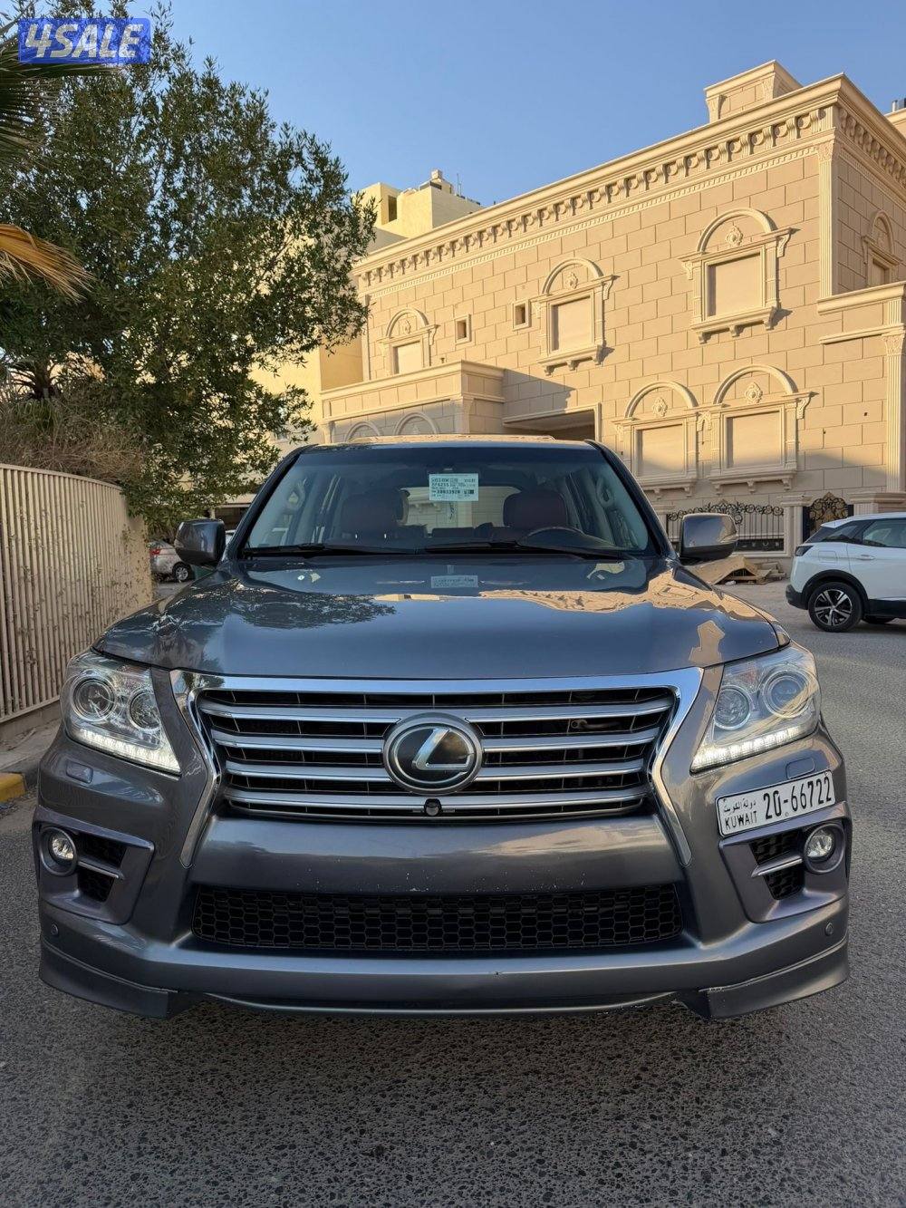 لكزسس 2013 الدرجه الاولى4