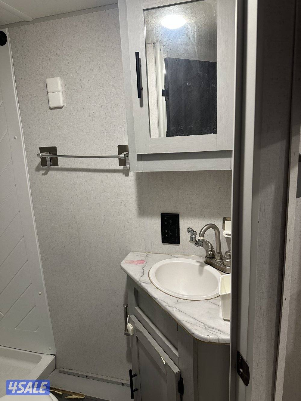 للبيع كرفان امريكي ماركة SALEM ٢٣ قدم موديل ٢٠٢١11