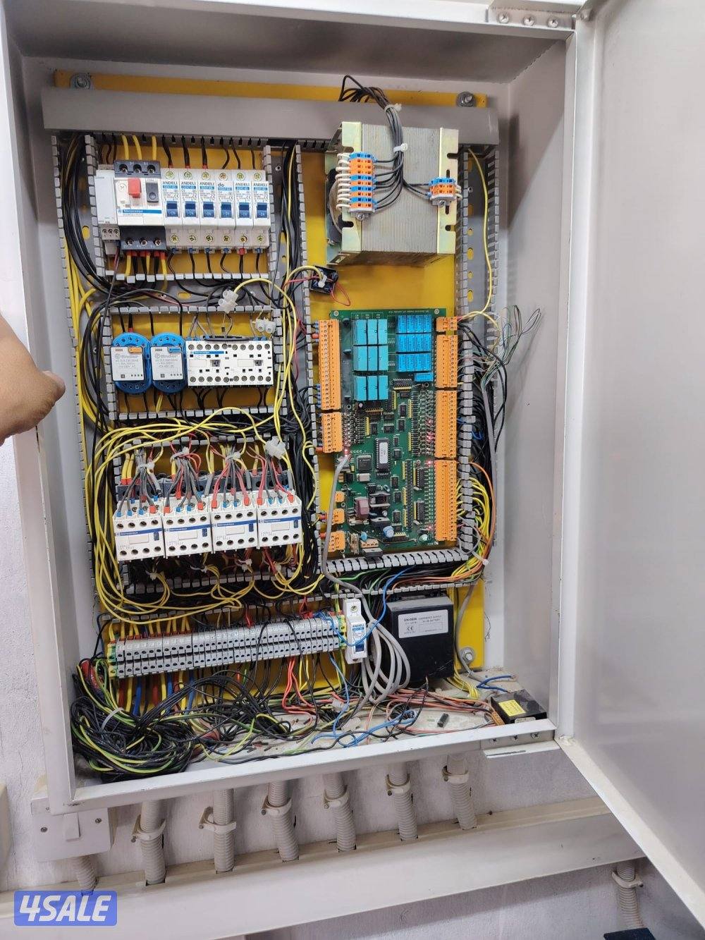 فني صيانة مصاعد1