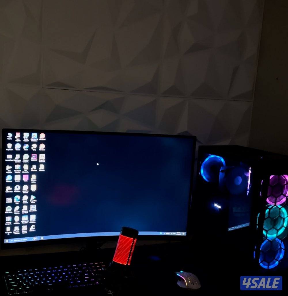 Monitor: 32” Curved, 165Hz، PC gaming ،RTX2070 Super ، i7-9700k0